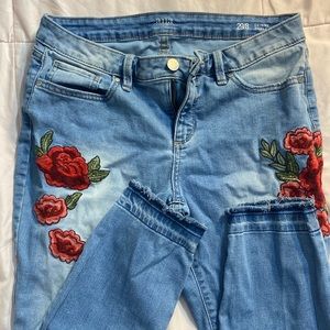 a.n.a women’s jeans 29/8 skinny ankle with floral embroidery